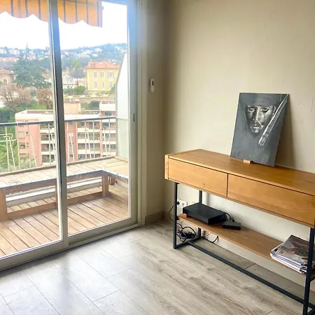 Bright T3 With Balcony نيس
